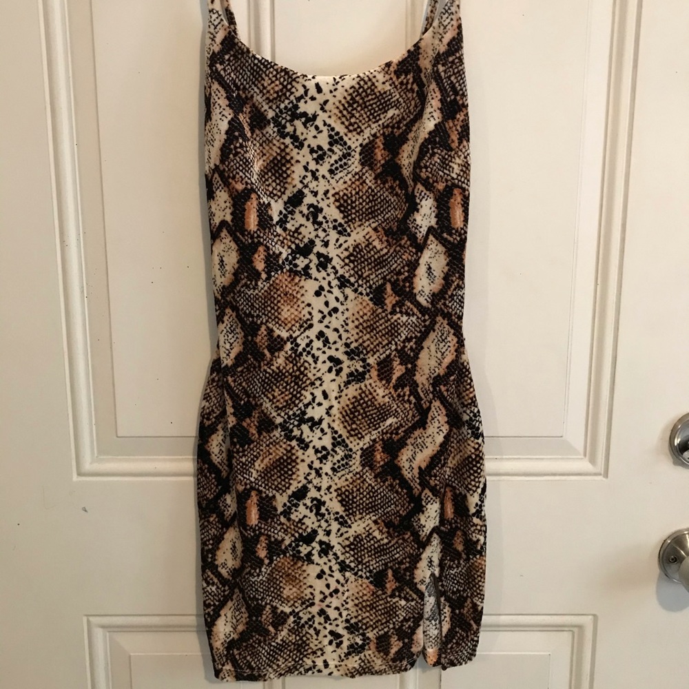 Velvet 🐆 dress hot!!!!
